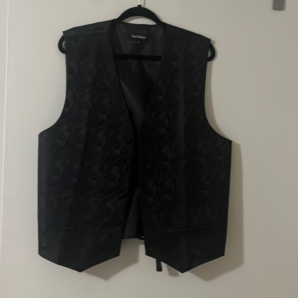 Men’s paisley black vest with tie and handkerchief